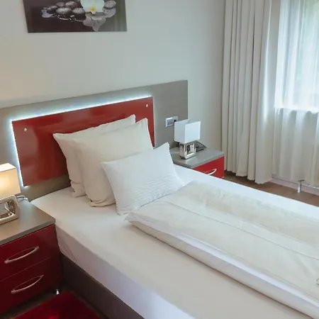 Waldhotel Am Eichholz 진델핑겐