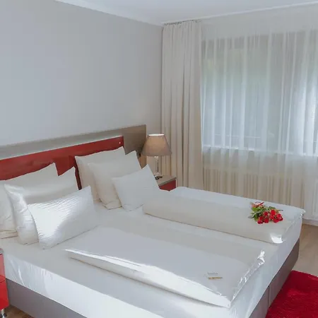 Waldhotel Am Eichholz 호텔 진델핑겐